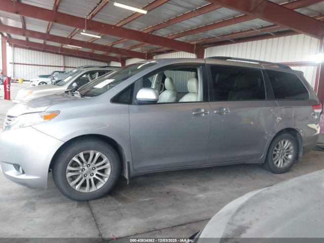 Toyota Sienna Xle V6 8 Passenger Image 17