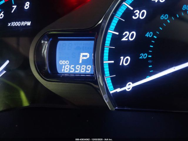 Toyota Sienna Xle V6 8 Passenger Image 3