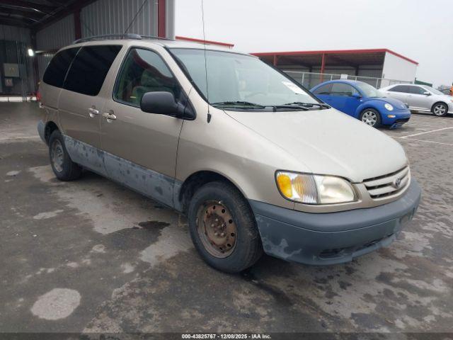  Salvage Toyota Sienna