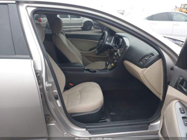 Kia Optima Lx Image 10