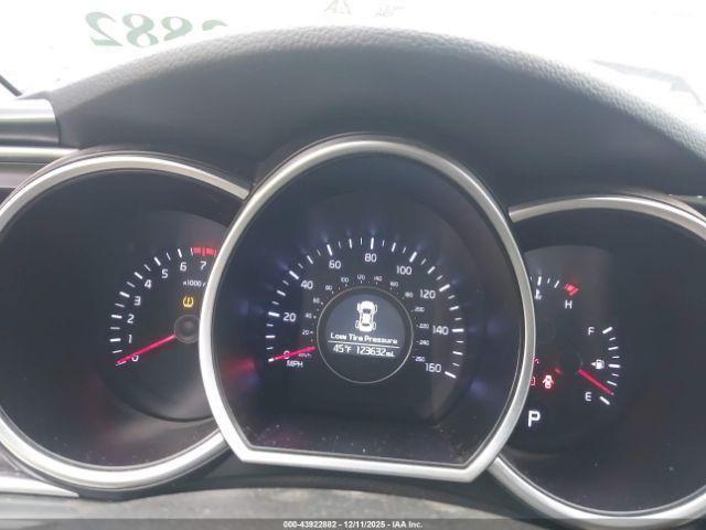 Kia Optima Lx Image 11