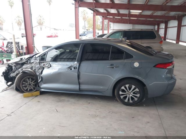Toyota Corolla Hybrid Le Image 11