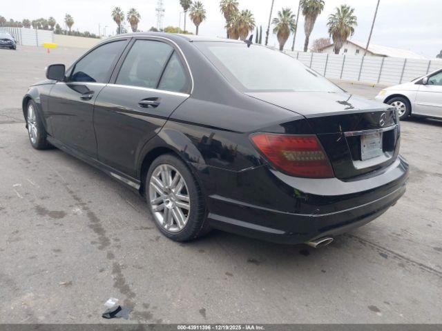 Mercedes-Benz C-Class Image 3