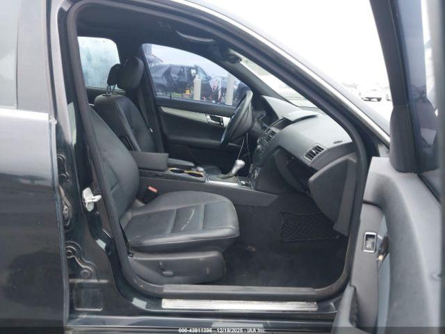 Mercedes-Benz C-Class Image 9