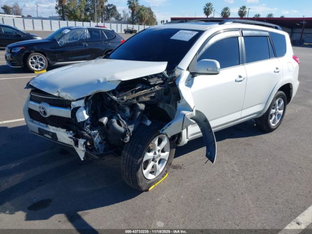 Toyota RAV4 Limited V6 Image 3