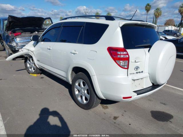 Toyota RAV4 Limited V6 Image 9
