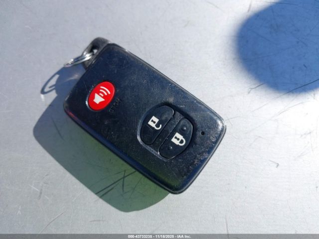 Toyota RAV4 Limited V6 Image 14