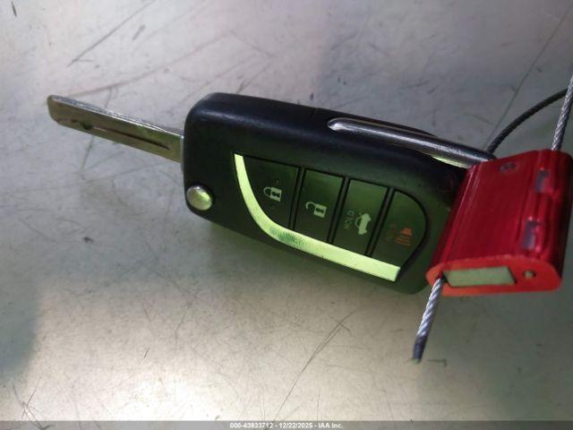 Toyota Camry Le Image 14