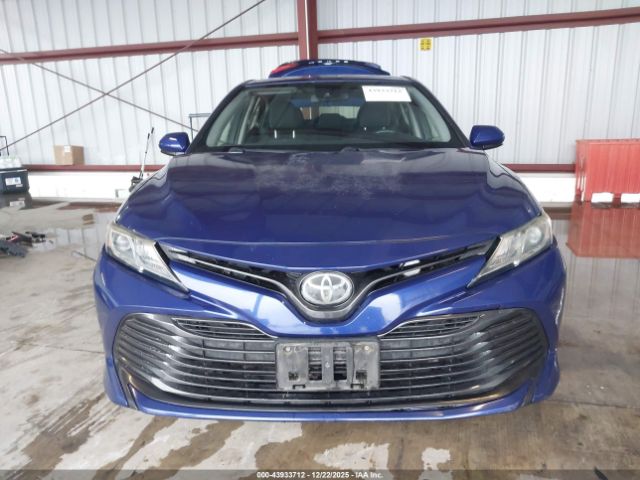 Toyota Camry Le Image 15