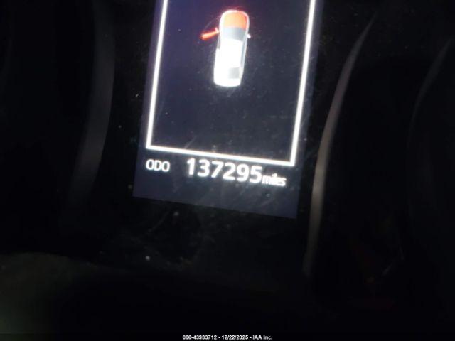 Toyota Camry Le Image 2