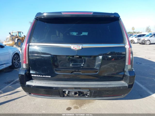 Cadillac Escalade Luxury Image 3