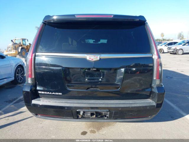 Cadillac Escalade Luxury Image 3