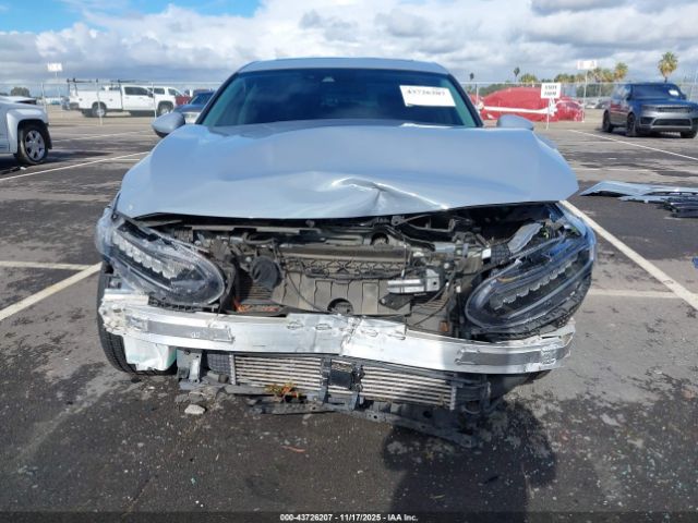 Honda Accord Touring Image 4