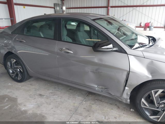 Hyundai ELANTRA Sel Sport Image 16