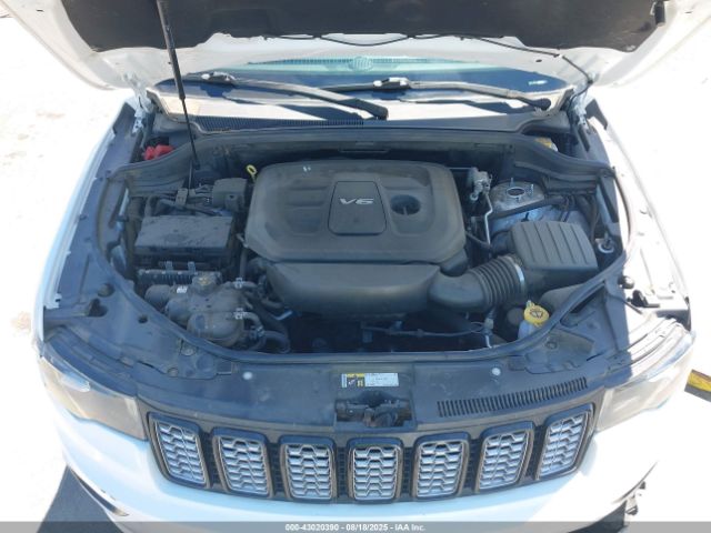 Jeep Grand Cherokee Altitude 4x4 Image 12