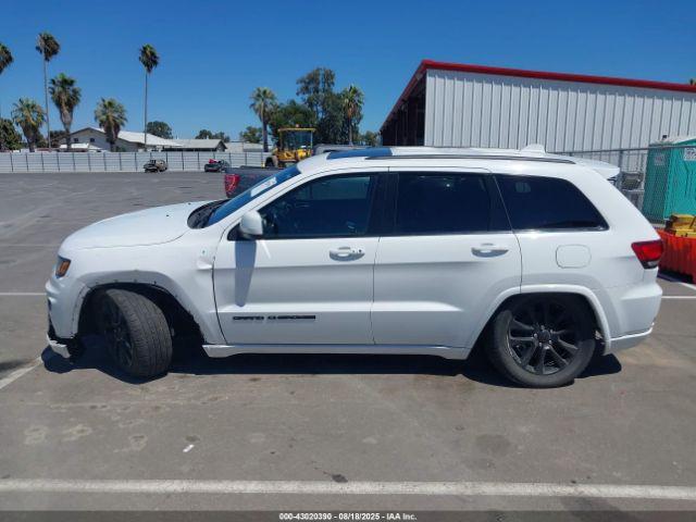 Jeep Grand Cherokee Altitude 4x4 Image 8