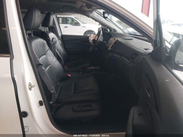 Honda Pilot Touring Image 6