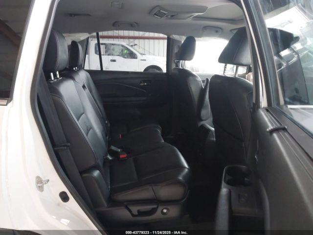 Honda Pilot Touring Image 5