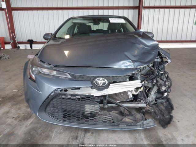 Toyota Corolla Le Image 10