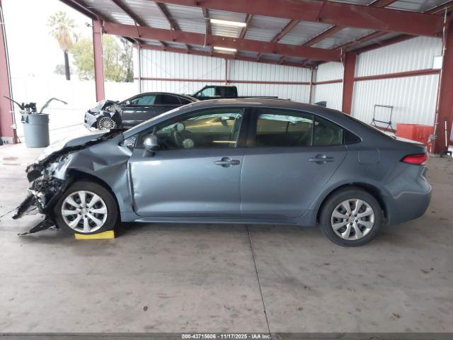 Toyota Corolla Le Image 9