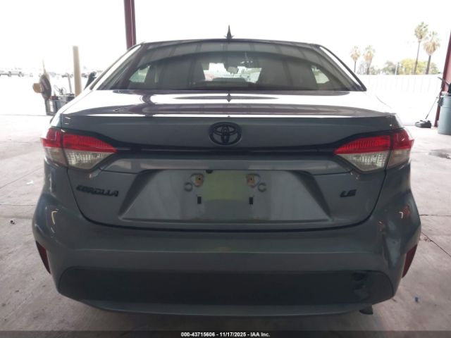 Toyota Corolla Le Image 15