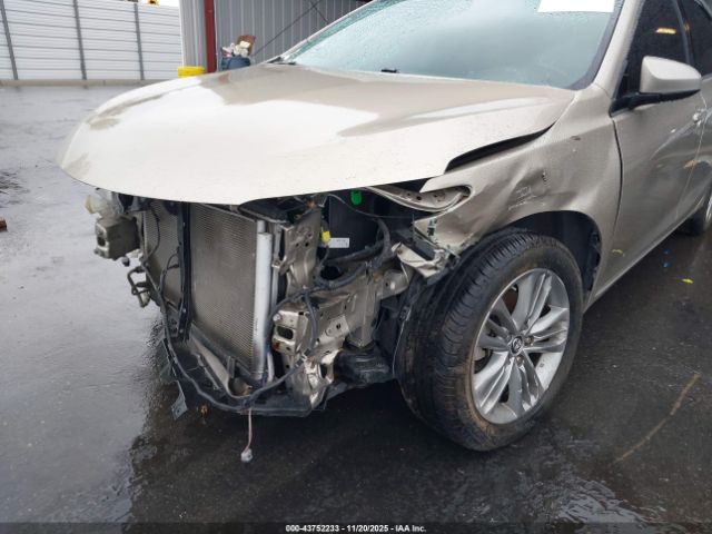 Toyota Camry Se Image 11