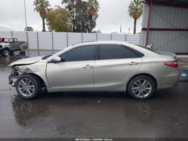 Toyota Camry Se Image 4