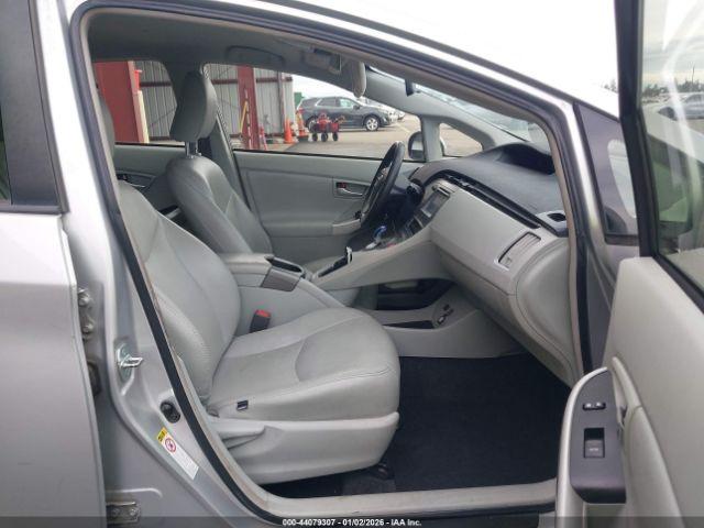 Toyota Prius Two Image 2