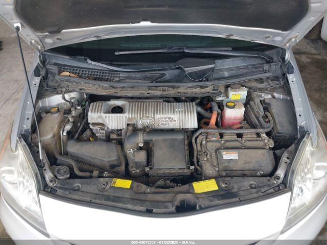 Toyota Prius Two Image 5