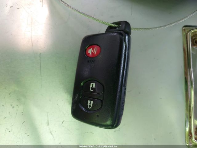 Toyota Prius Two Image 4