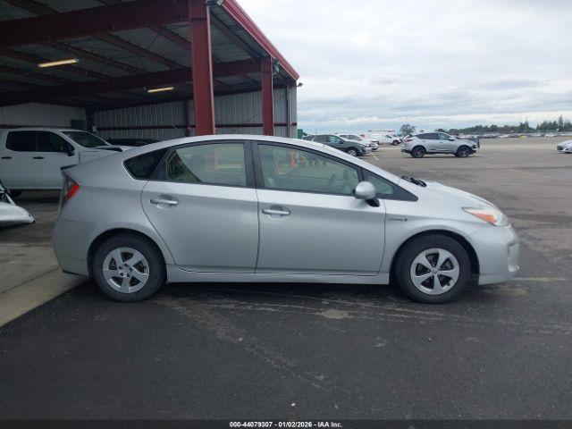 Toyota Prius Two Image 6