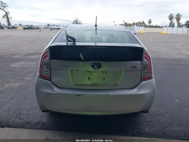 Toyota Prius Two Image 16