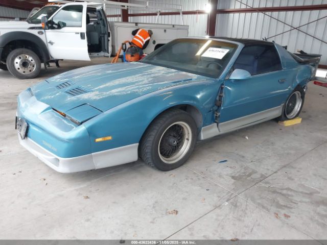 Pontiac Firebird Image 2