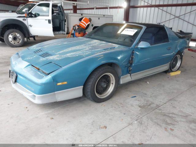 Pontiac Firebird Image 2