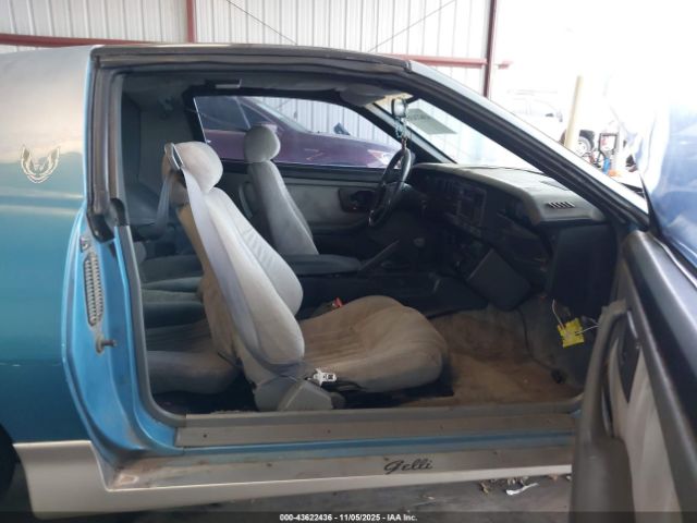 Pontiac Firebird Image 4