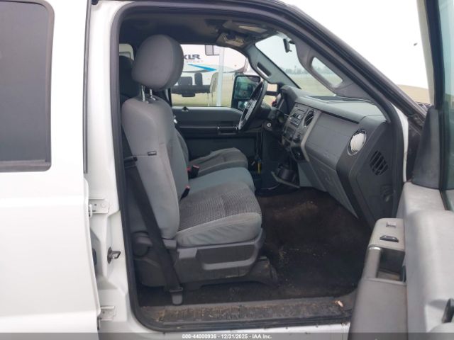 Ford F-550 Xlt Image 9