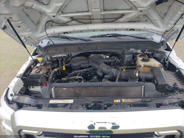 Ford F-550 Xlt Image 12