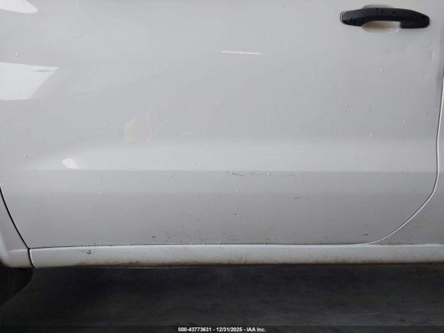 Chevrolet Silverado 1500 2wd  Standard Bed Wt Image 3