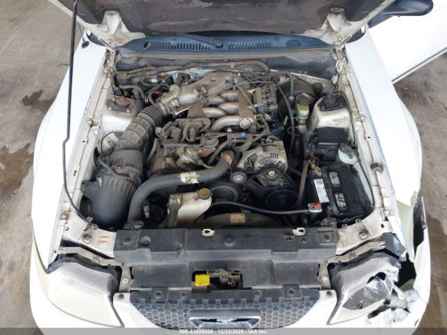 Ford Mustang Image 9