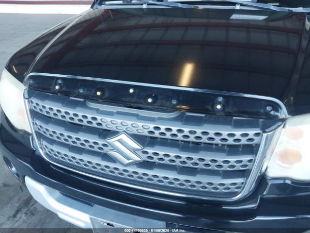 Suzuki Equator Sport Image 11