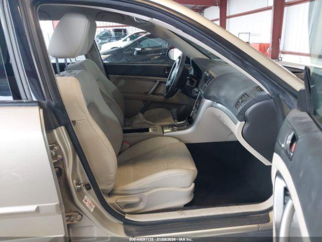 Subaru Outback 2.5i Image 4