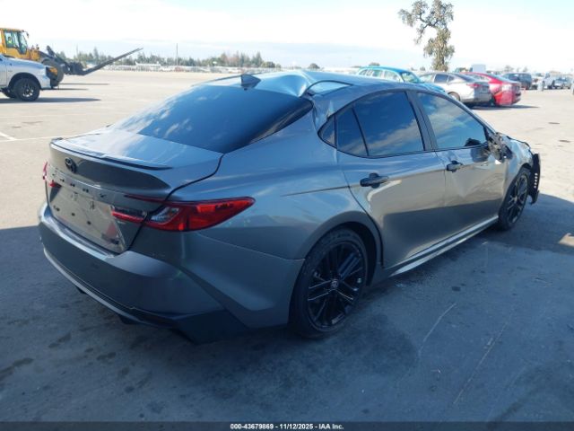 Toyota Camry Se Image 11