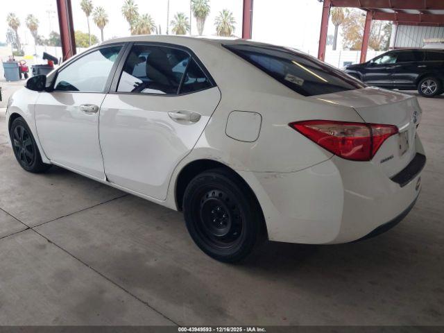 Toyota Corolla Le Image 12