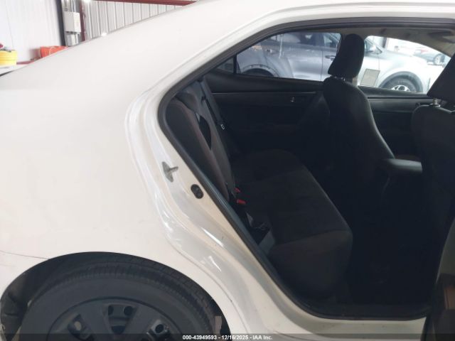 Toyota Corolla Le Image 10