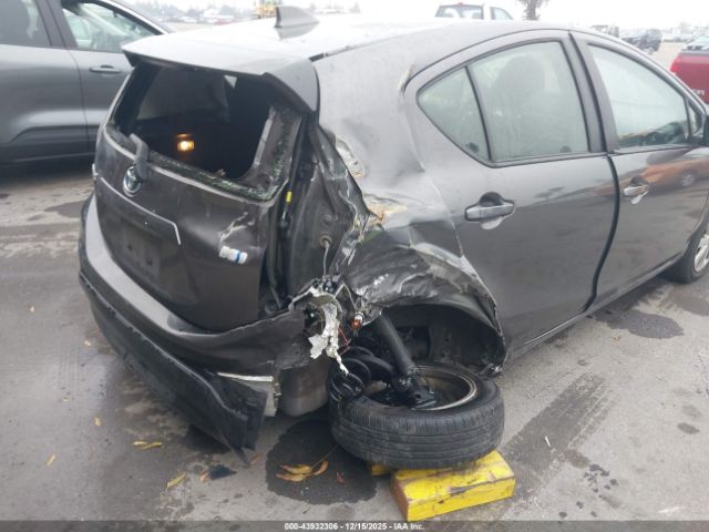 Toyota Prius c Two Image 7