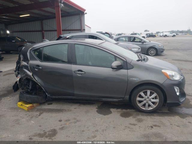 Toyota Prius c Two Image 13