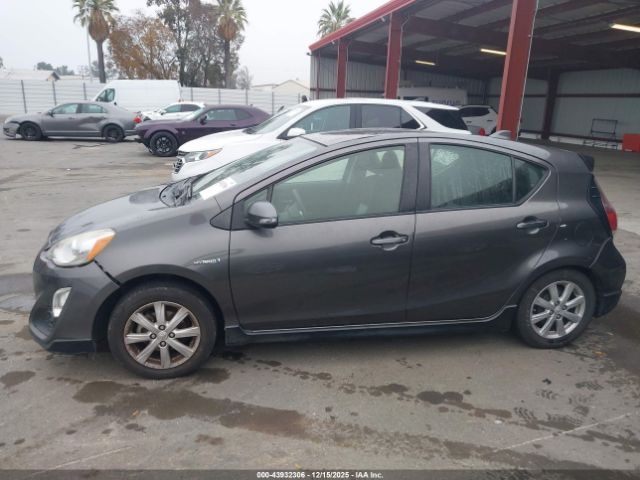 Toyota Prius c Two Image 9