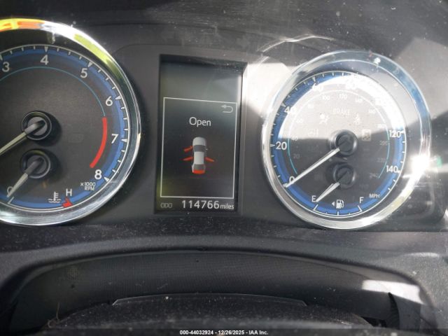 Toyota Corolla Xle Image 12