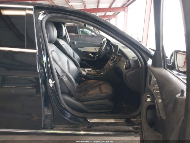 Mercedes-Benz C-Class 4matic Image 17