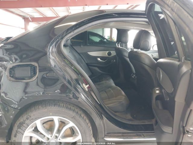 Mercedes-Benz C-Class 4matic Image 12